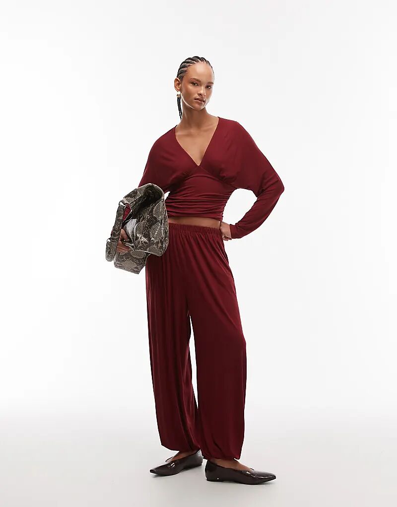 

Свободные брюки-баллоны ASOS DESIGN бордового цвета