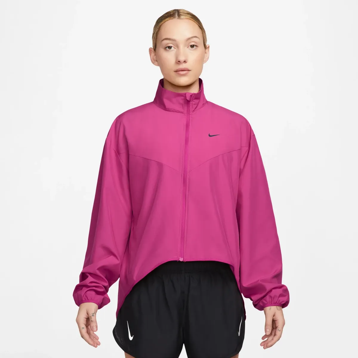 

Беговая куртка Nike "DRI-FIT SWOOSH ЖЕНСКАЯ КУРТКА", цвет Fireberry/Purple Ink