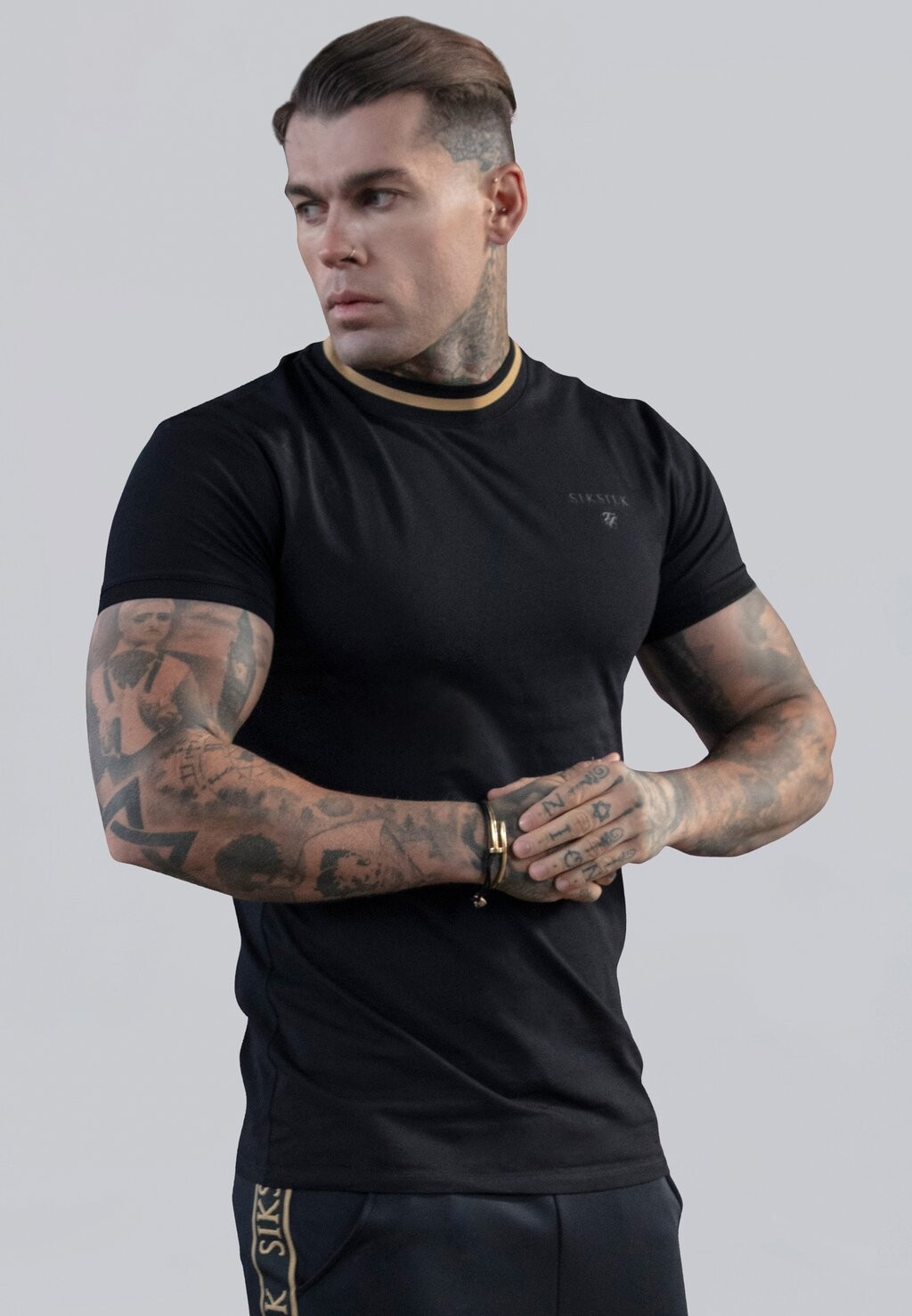 

Базовая футболка MUSCLE FIT SIKSILK, черный