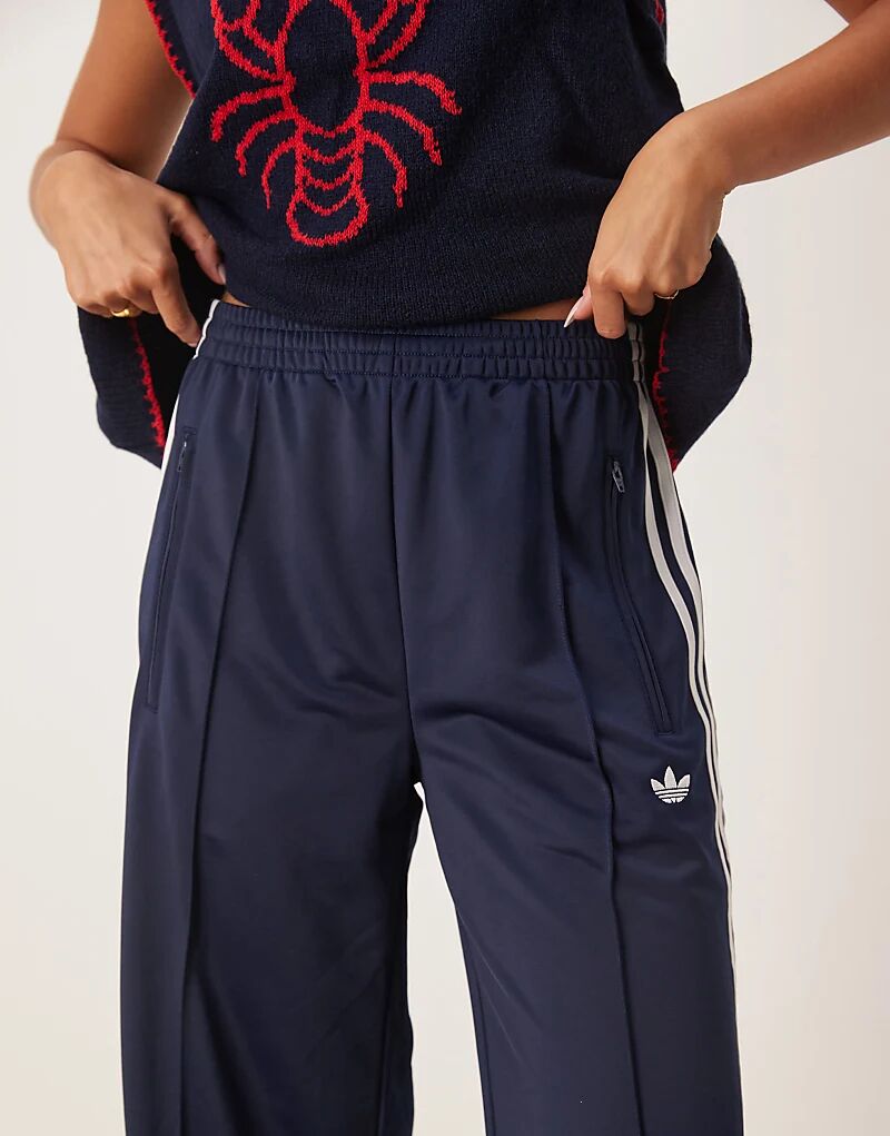 Спортивные брюки adidas Originals Firebird Loose темно-синего цвета — фото 2