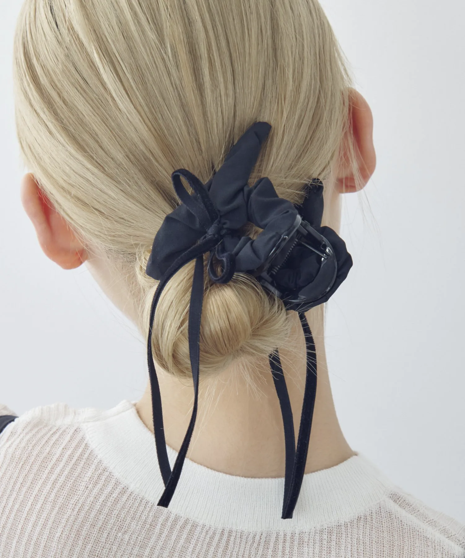 Заколка для подвешивания булочек с лентой Goldy, black