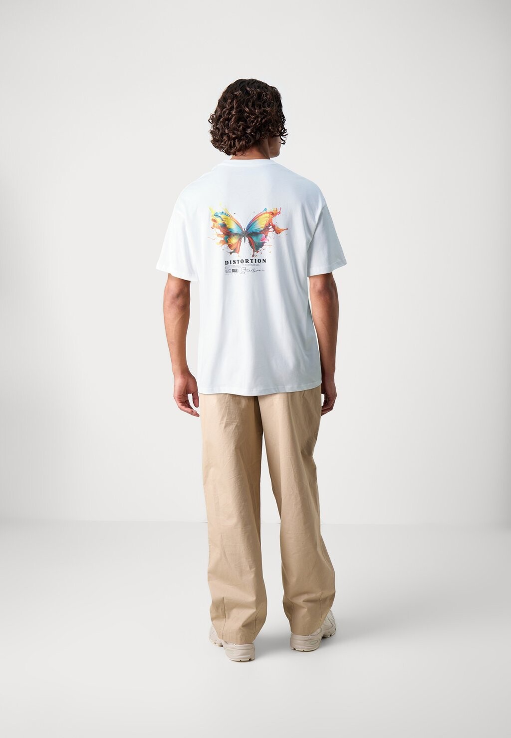 

Футболки с принтом JORDISTORTION TEE CREW NECK UNISEX Jack & Jones, белый