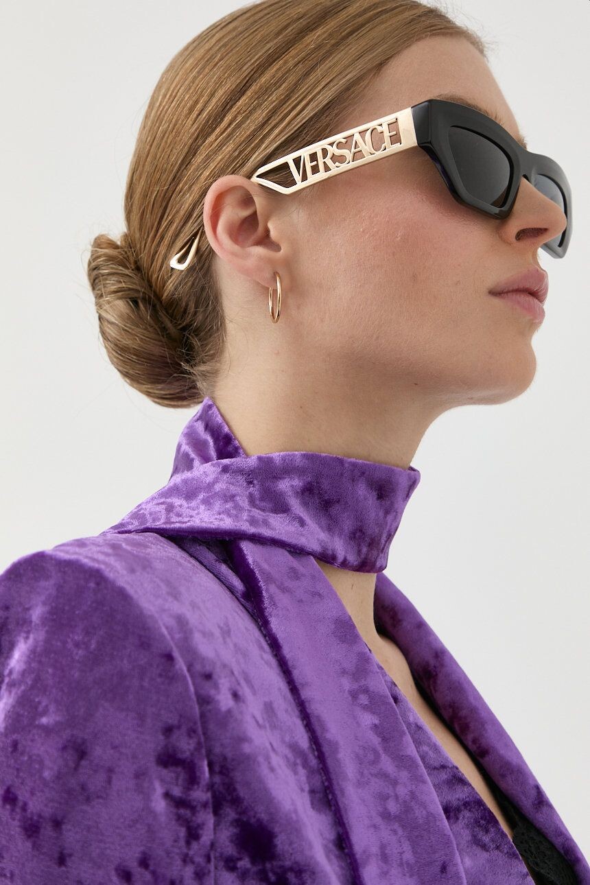 

Солнцезащитные очки Versace, золотой