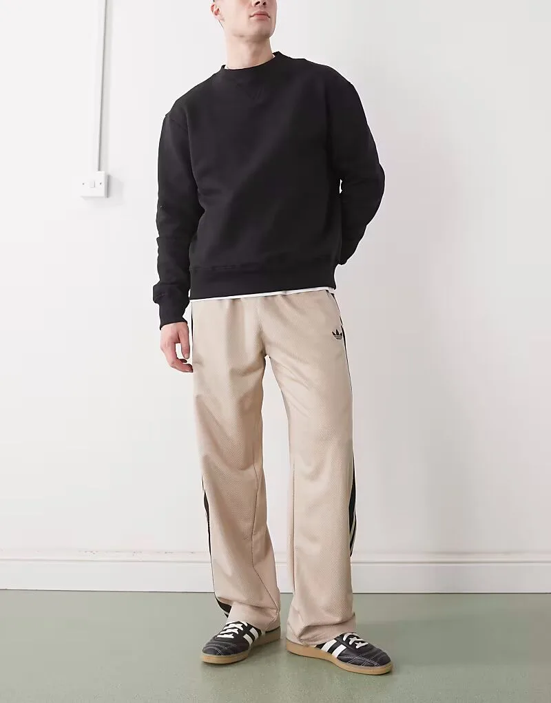 Спортивные брюки Adidas Originals свободного кроя из сетчатой ​​ткани бежевого цвета — фото 2