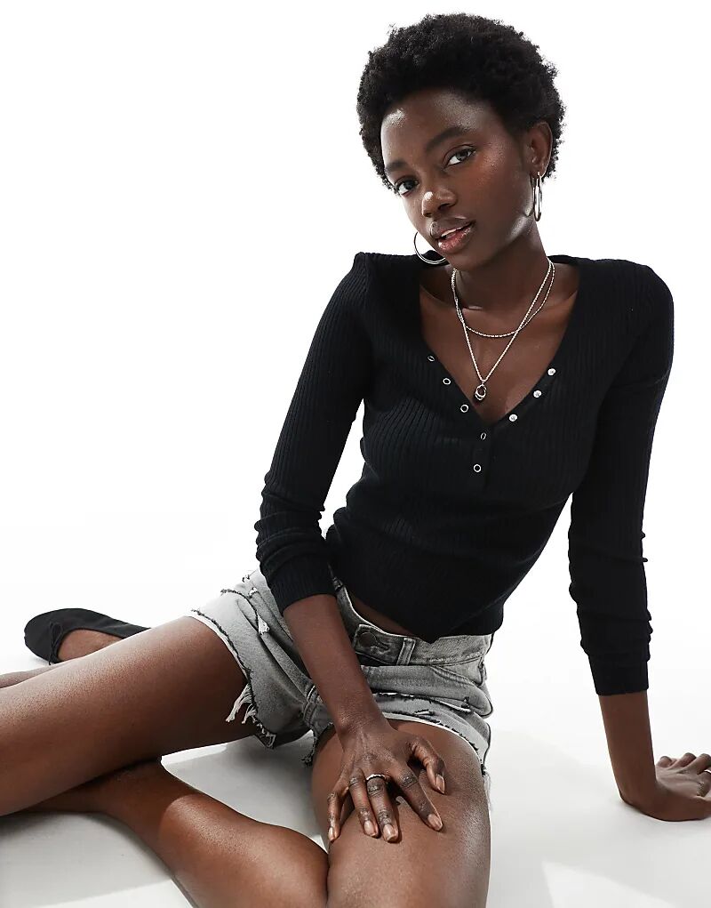 

Хлопковый трикотажный топ с длинными рукавами сзади, резинка.