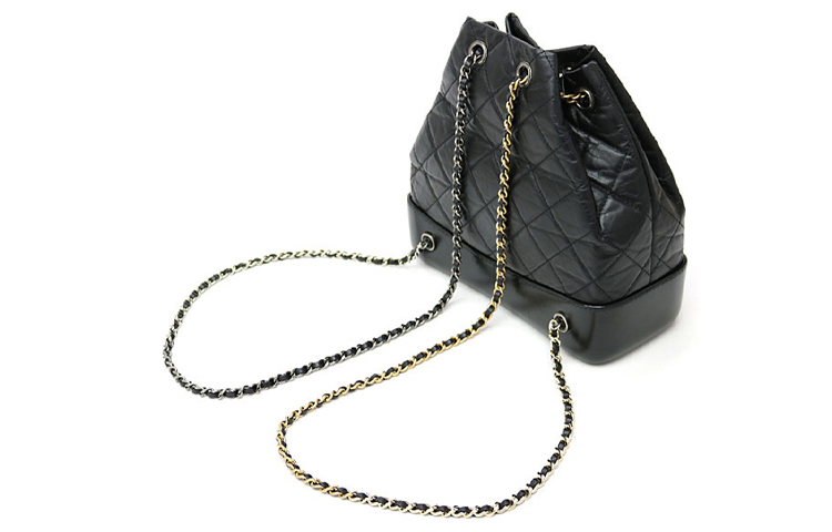 Сумка-рюкзак из кожи Gabrielle Cow Leather Backpack Trumpets Женская Чёрная CHANEL — фото 4