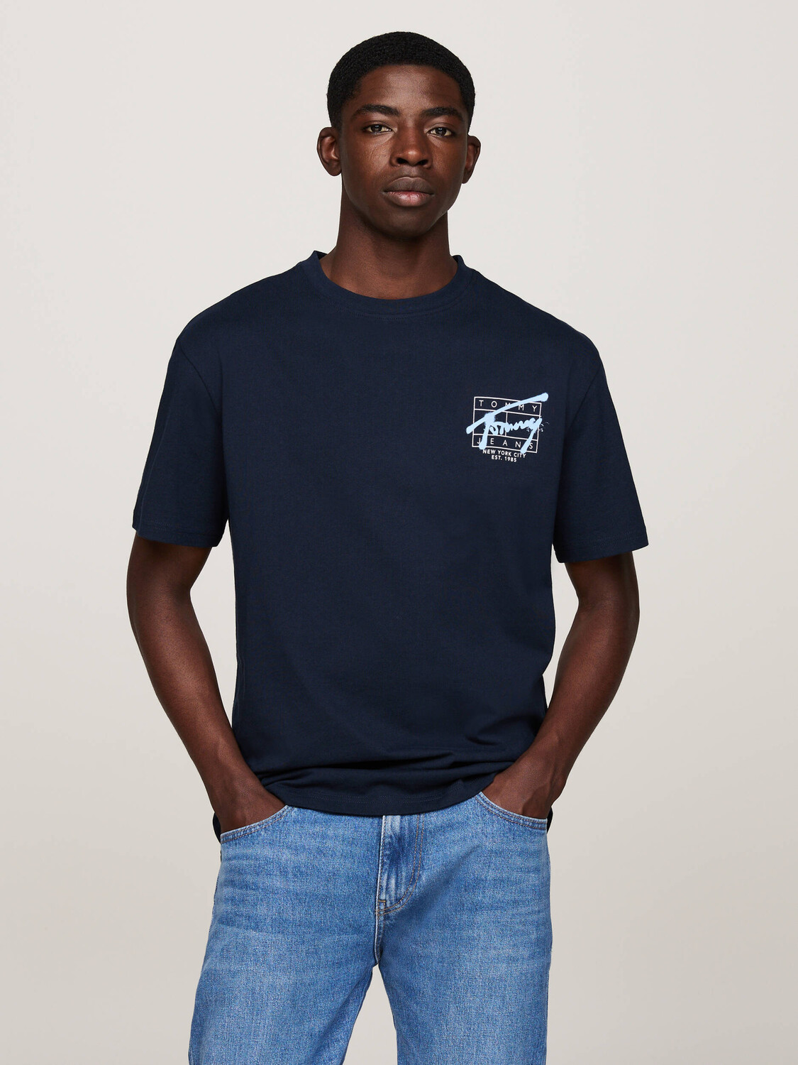 

Футболка Tommy Jeans Regular Fit, темно-синий