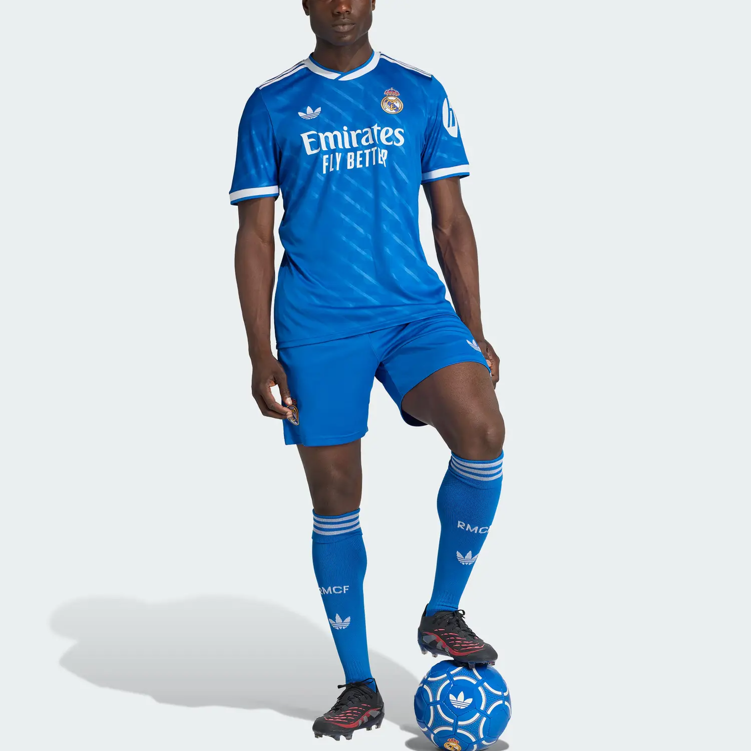 Adidas Originals Футболка Real Madrid 25/26 THIRD SHORTS Soccer Bottom Men's Bird Feather Blue — фото 2