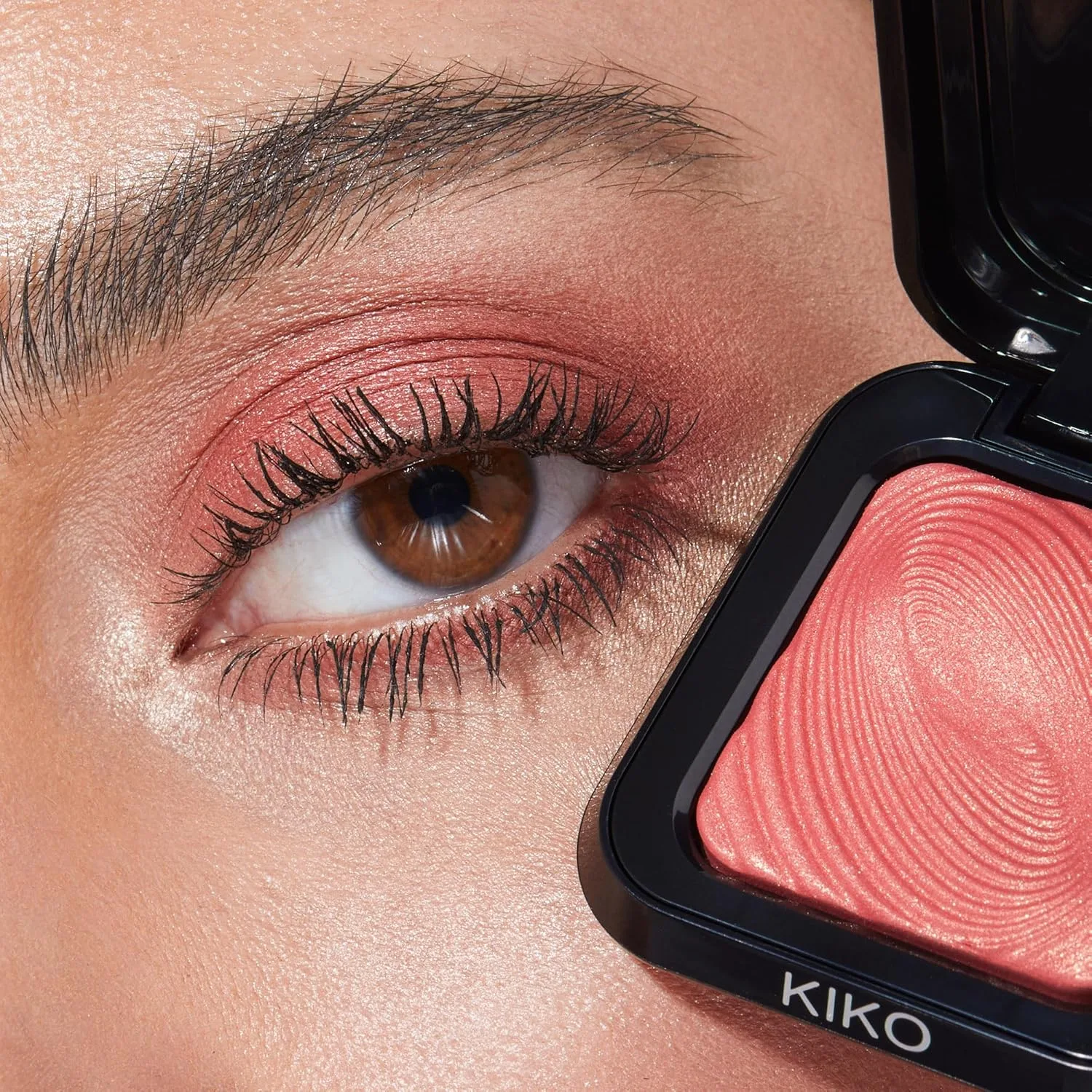 KIKO Milano Водные тени для век | Мгновенно окрашивающие тени, для влажного и сухого нанесения, 07 Grapefruit Pink — фото 4