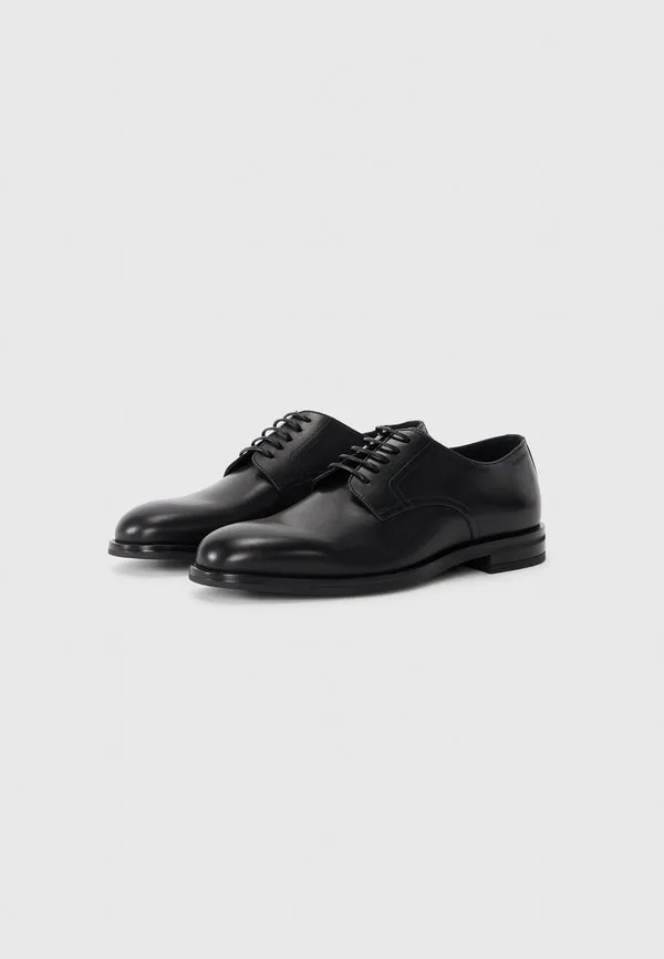 Классические клубные ботинки на шнуровке Stuart Weitzman, Black — фото 2