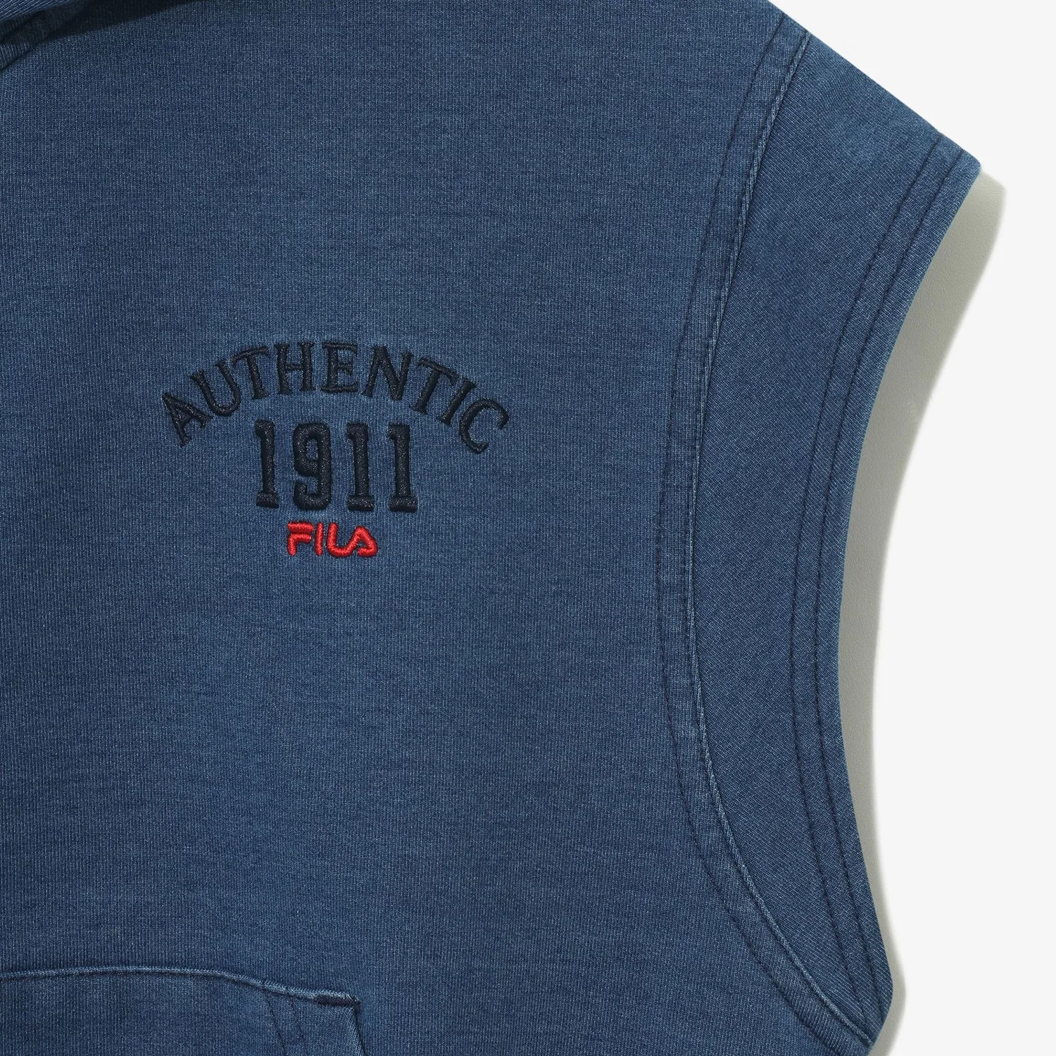 Детский жилет Fila Kids Campus с капюшоном на молнии, синий — фото 4
