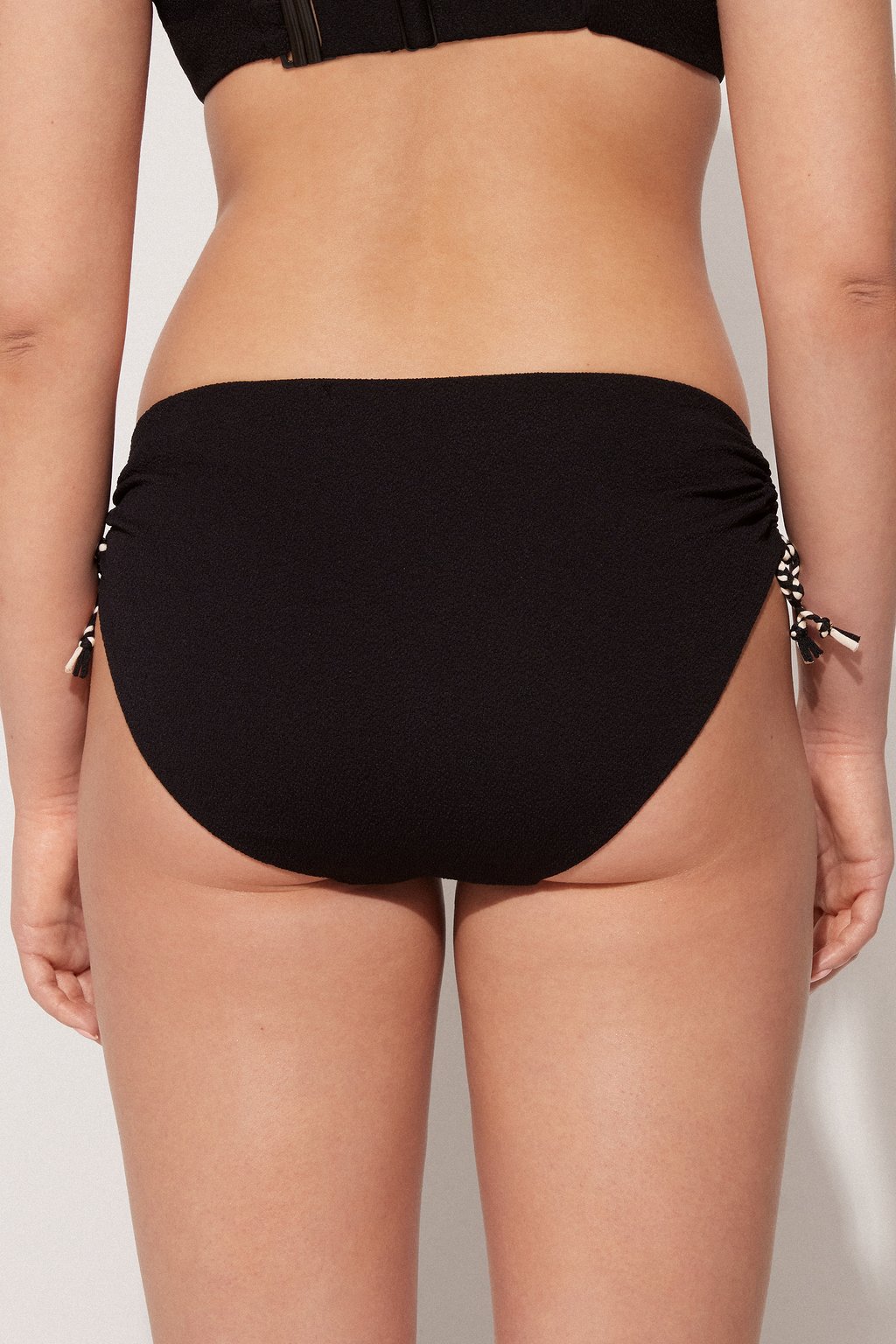 

Плавки бикини TIKI TEXTURE Tezenis, черный