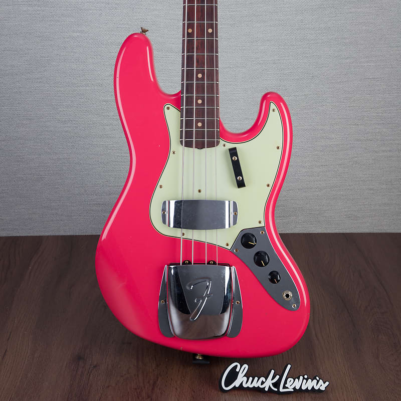 

Басс гитара Fender Custom Shop 1963 Jazz Bass Journeyman Relic Electric Bass - Aged Fiesta Red - #CZ573105