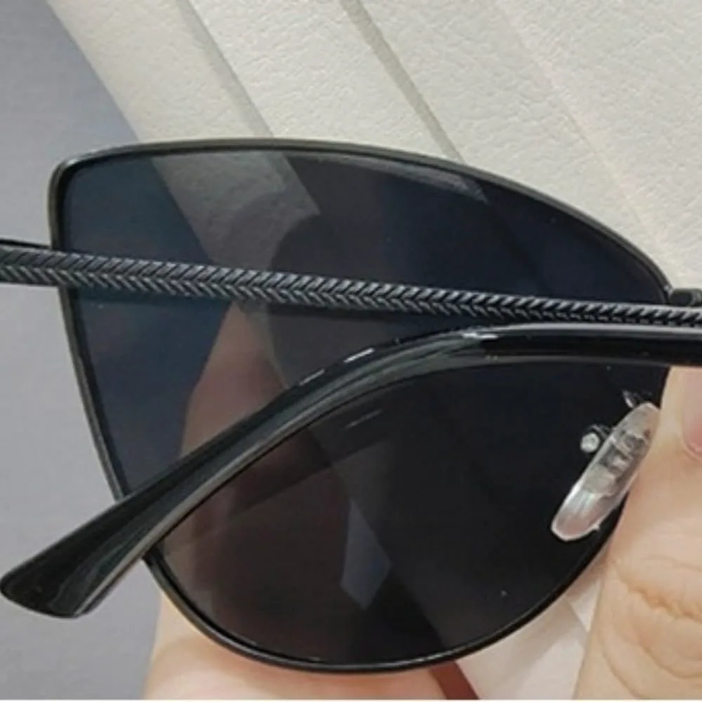 

Ретро металлические солнцезащитные очки в маленькой оправе «кошачий глаз» в женском стиле, модные, для уличной фотографии, декоративные GHVWYX, 2pcs Gold Black