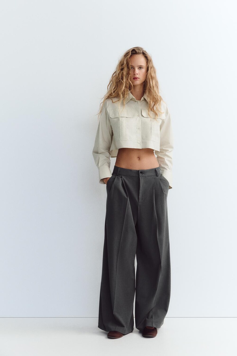 

Укороченная рубашка из поплина ZARA, серый