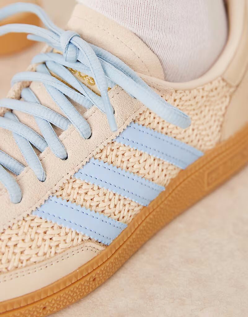 Кроссовки Adidas Originals Handball Spezial, связанные крючком, кремового и светло-голубого цветов, с резиновой подошвой — фото 4