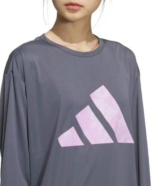 Женская футболка Adidas Must Haves Loose Fit Graphic серая — фото 4