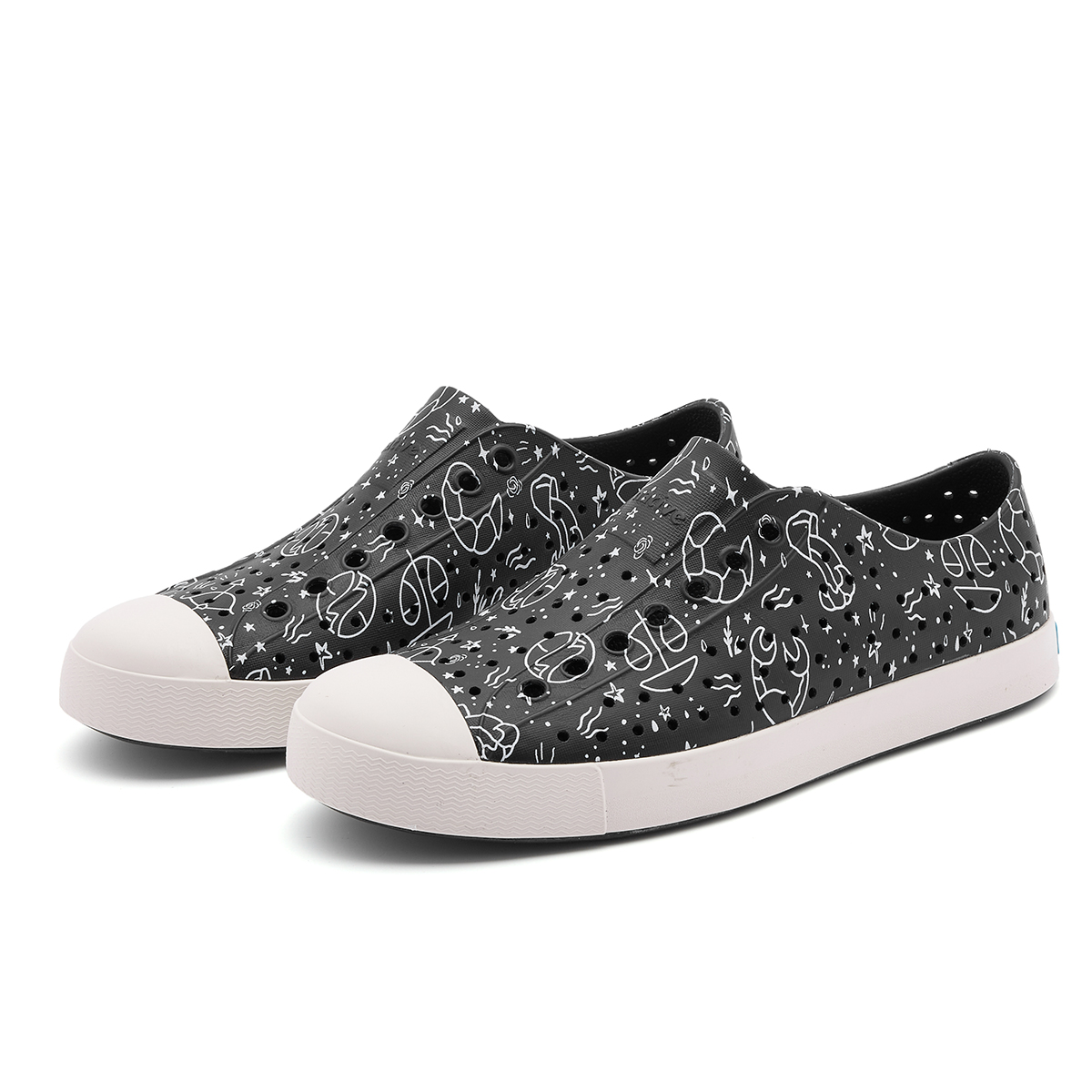 Легкие, водонепроницаемые и дышащие детские сандалии Jefferson Native Shoes, черный/белый — фото 2