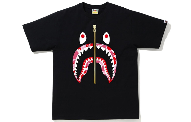 Футболка Bape Abc Camo Shark White/Pink A BATHING APE, черно-красный камуфляж — фото 4