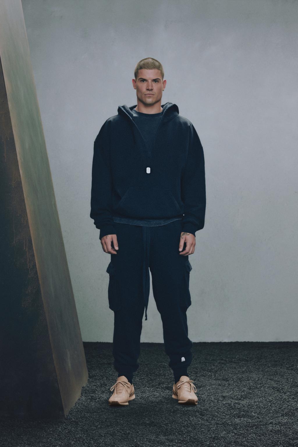 

Застиранная толстовка x sr_a ZARA, черный