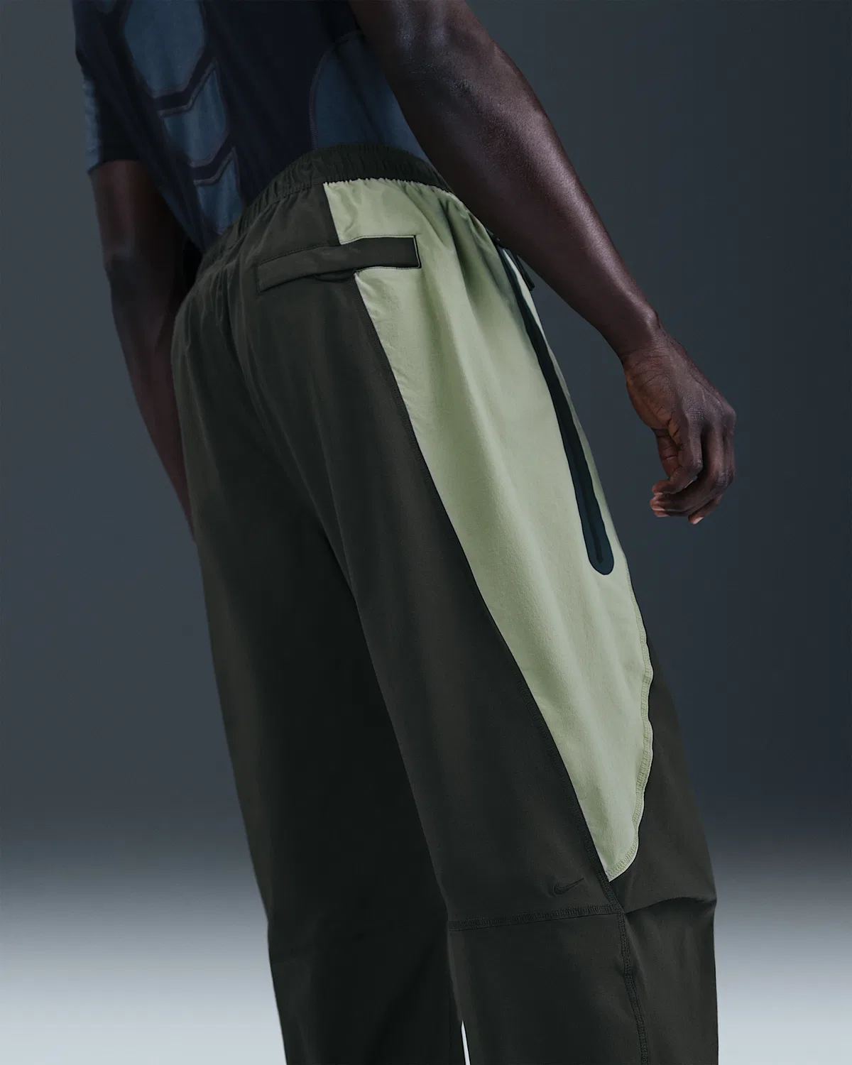Мужские Oversized штаны Nike Tech Dri-FIT Woven Color-Block, Sequoia/Oil Green/Black — фото 3