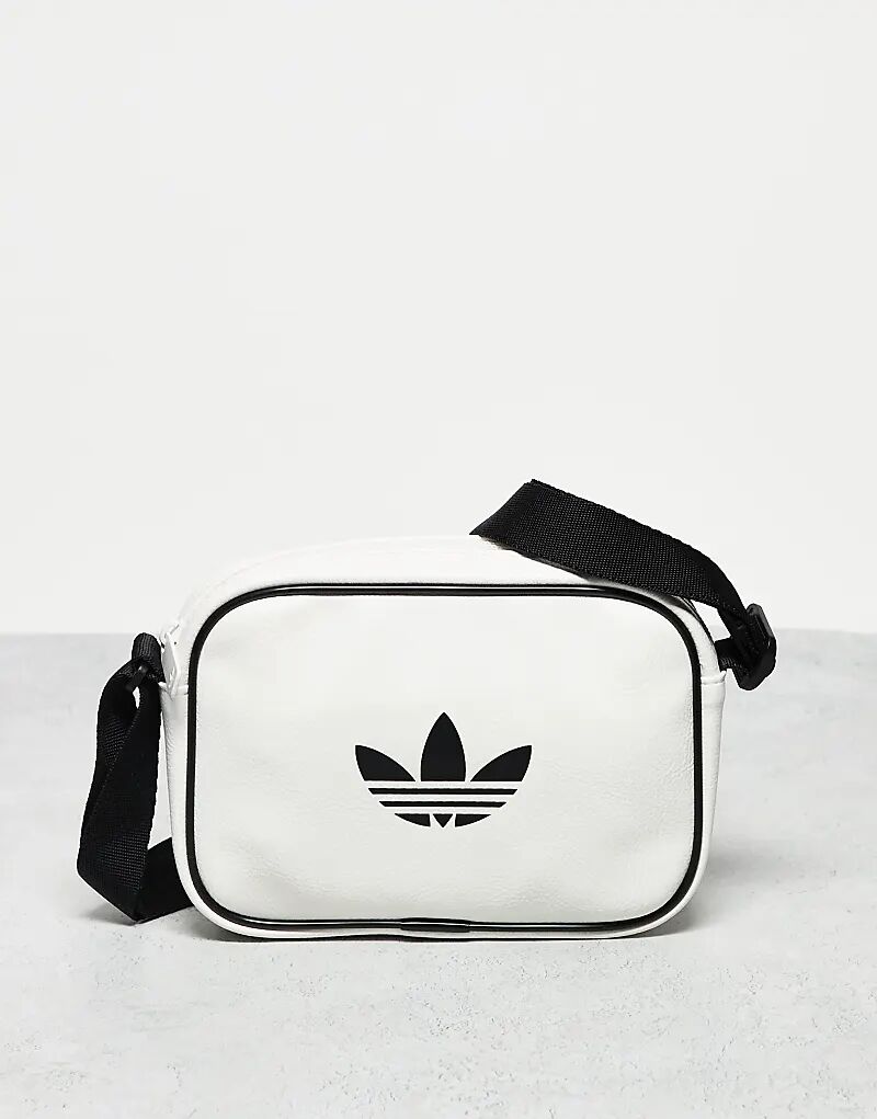 

Маленькая сумка-авиаплан adidas Originals белого цвета