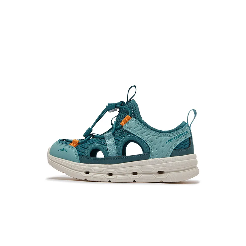 XTEP Дышащие и нескользящие низкие детские сандалии spring green water sky blue для детей 3-7 лет
