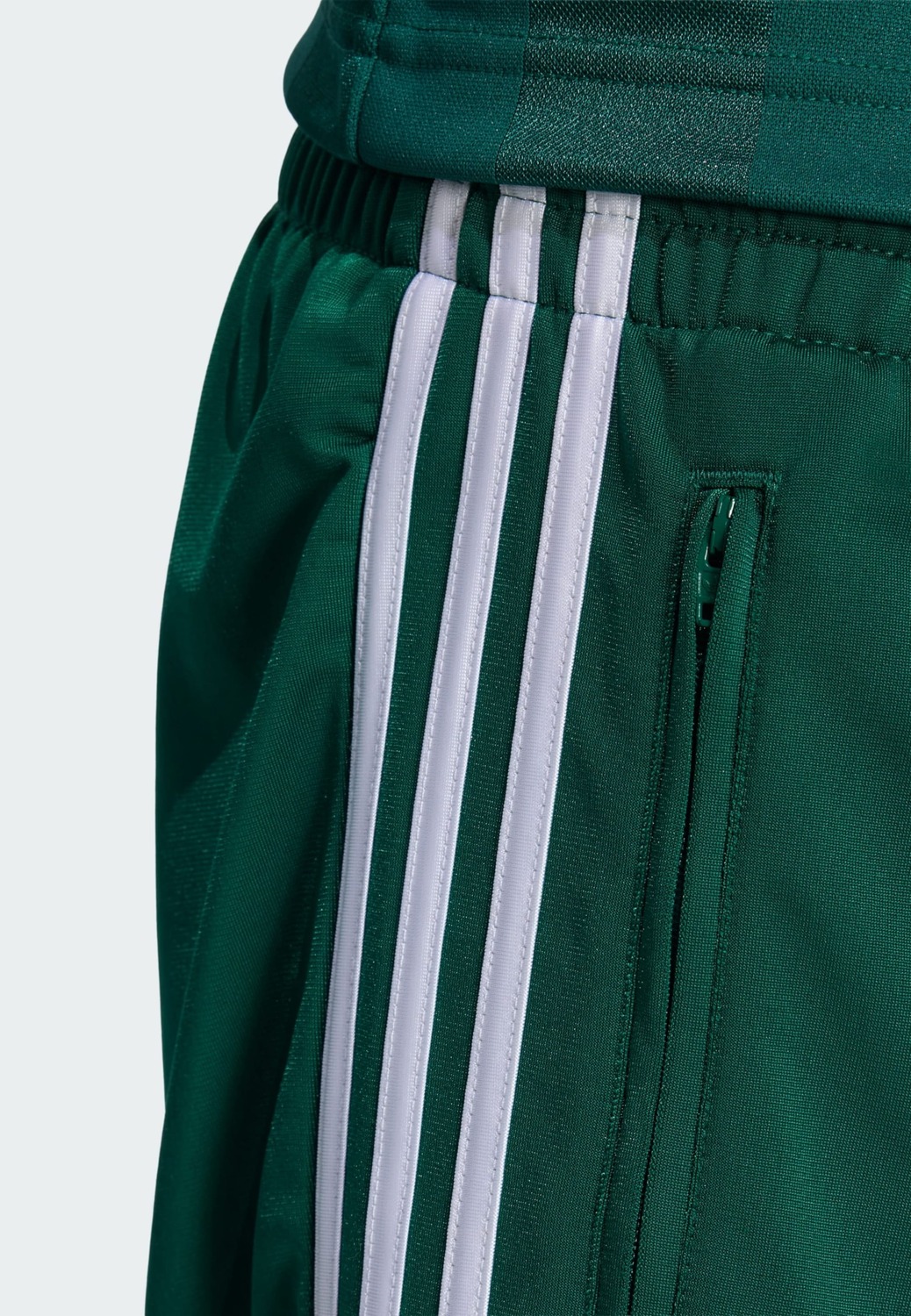 Adidas Originals Шорты Regular 'Firebird' в цвете Fir — фото 4