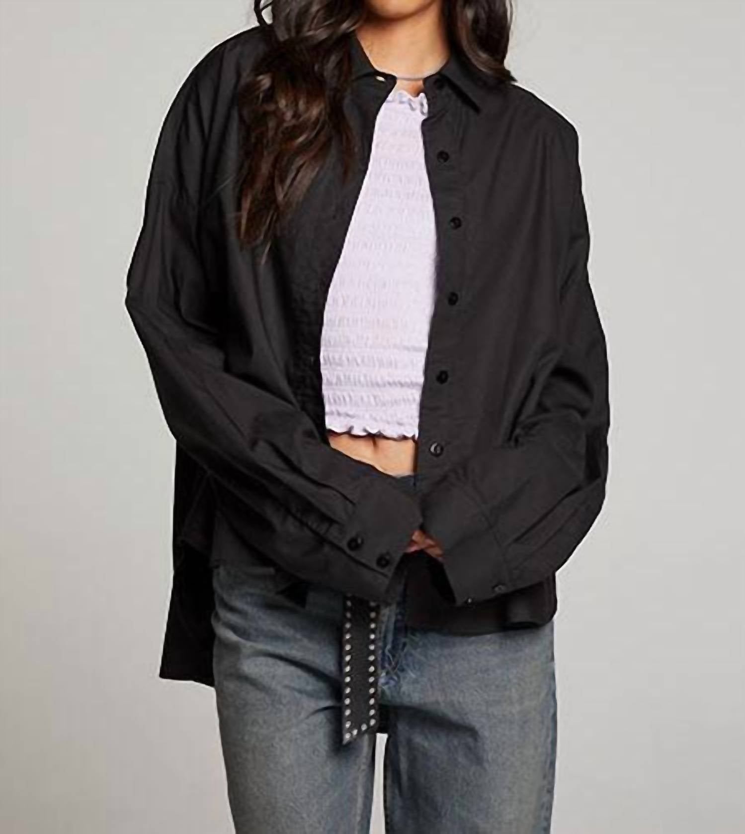 

Рубашка Ezra в черном цвете Chaser