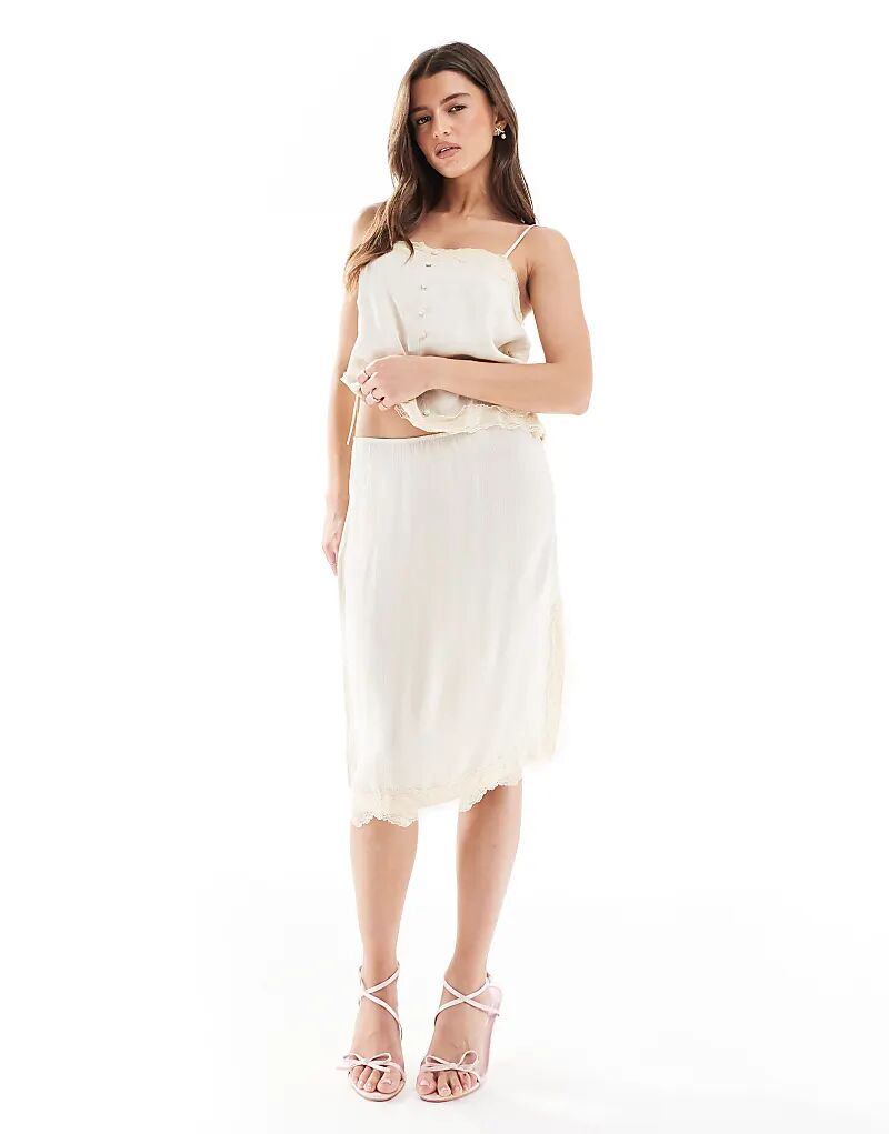 

Юбка Pull&Bear с кружевной отделкой, цвет ваниль