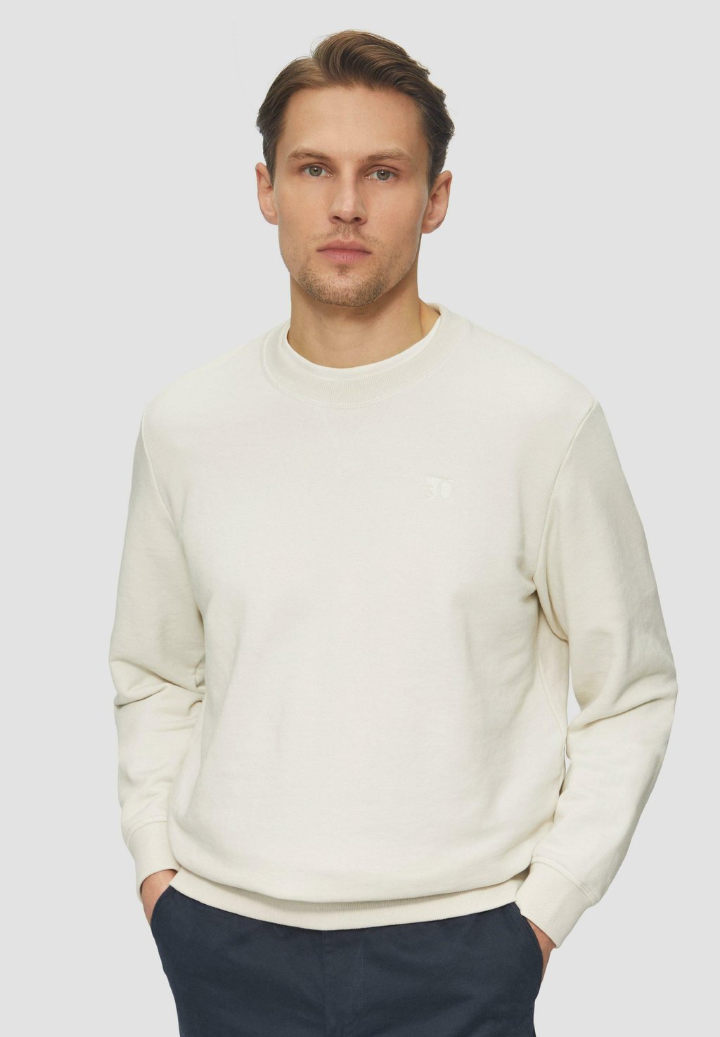 

Толстовка CREW NECK MIT LOGO-STICKEREI s.Oliver, кремовый