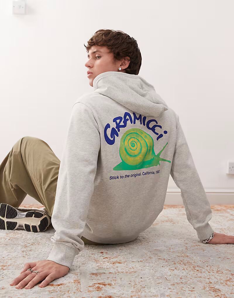 

Gramicci - Толстовка с капюшоном серого цвета с графическим принтом улитки