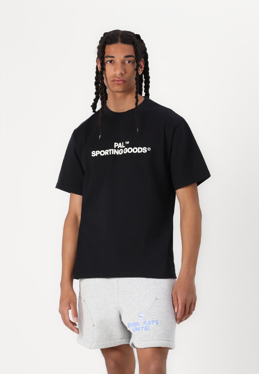 

Футболка Pal Sporting Goods NEW TRADEMARK UNISEX, Black/White/Black, Белый, Футболка Pal Sporting Goods NEW TRADEMARK UNISEX, Black/White/Black