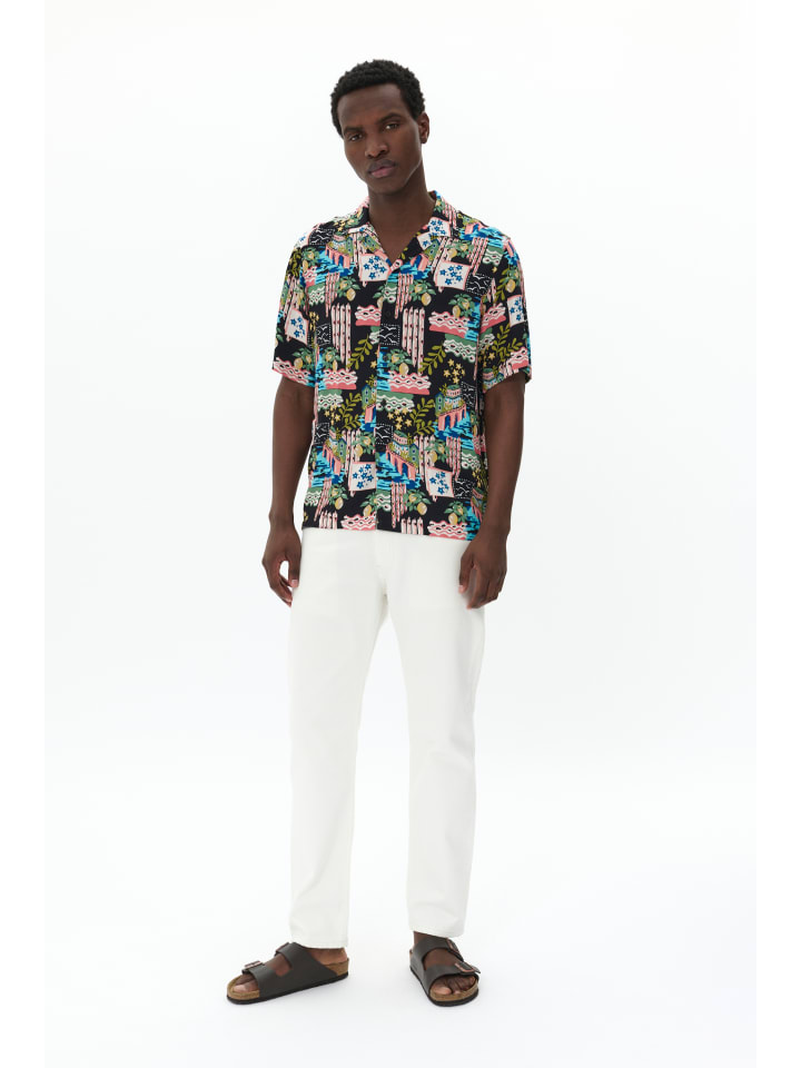 

Рубашка Maklampo с короткими рукавами, прямого кроя, черного цвета. Matinique