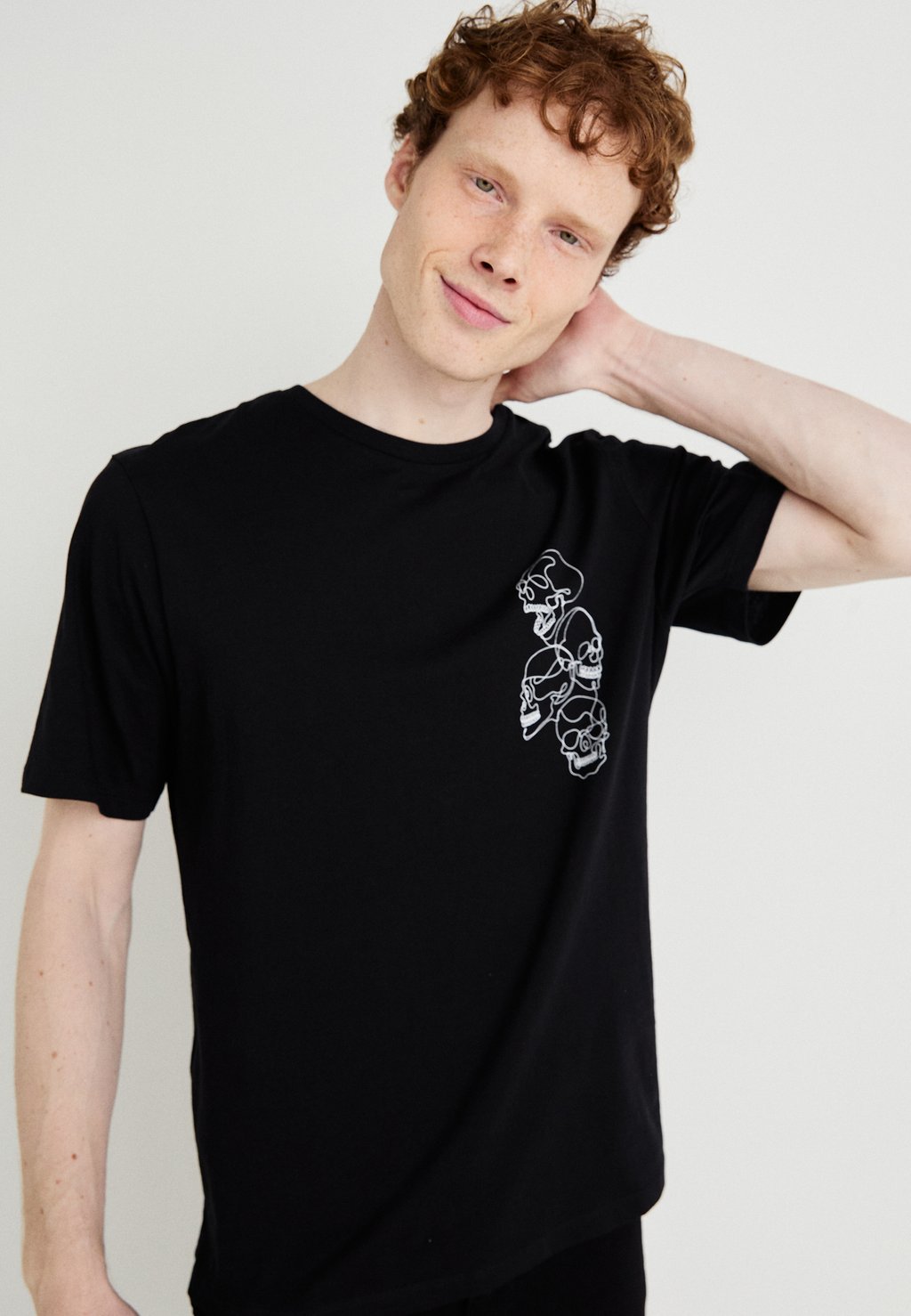 

Футболка с принтом JJSCULLY TEE CREW NECK Jack & Jones, черный