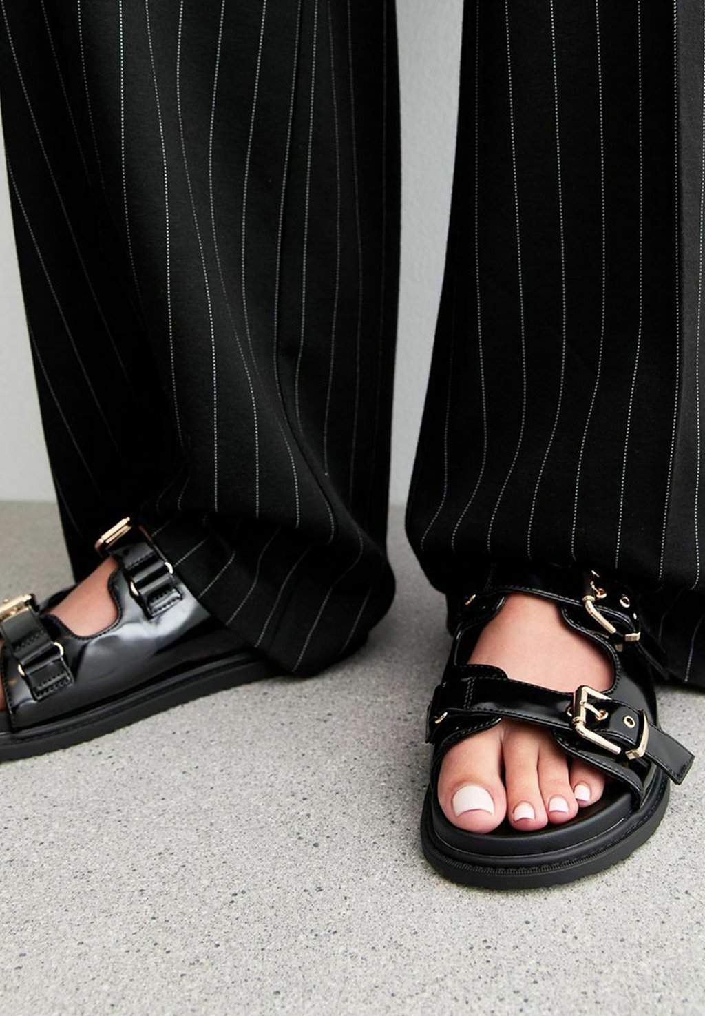 Сандалии WIDE FIT BUCKLED STRAP New Look Wide Fit, черный