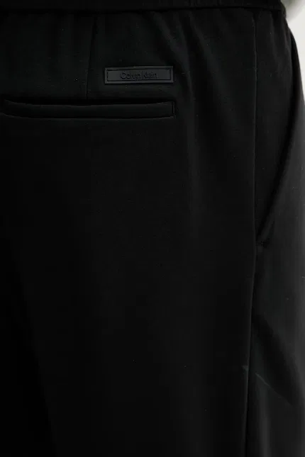 Брюки из вискозы Calvin Klein, черный — фото 4