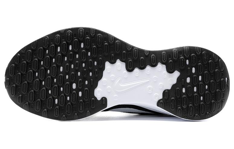 Nike Революшн 7 Роуд Вайд 'Блэк Уайт' — черно-белые, цвет Black White — фото 4