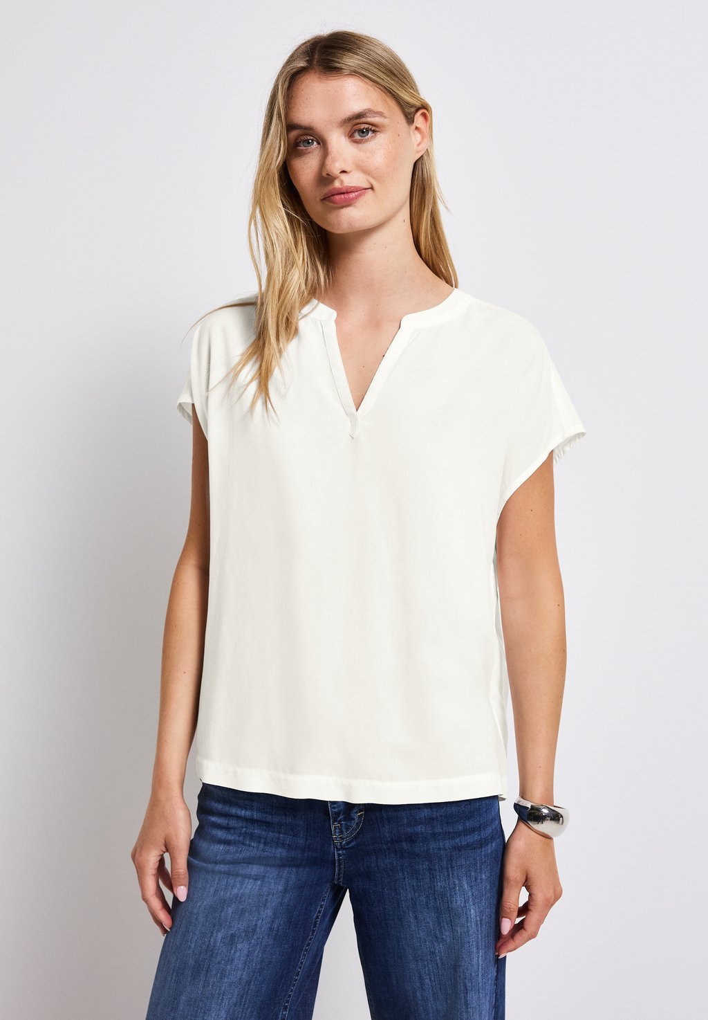 

Блуза SPLIT NECK IN UNIFARBE Street One, слоновая кость