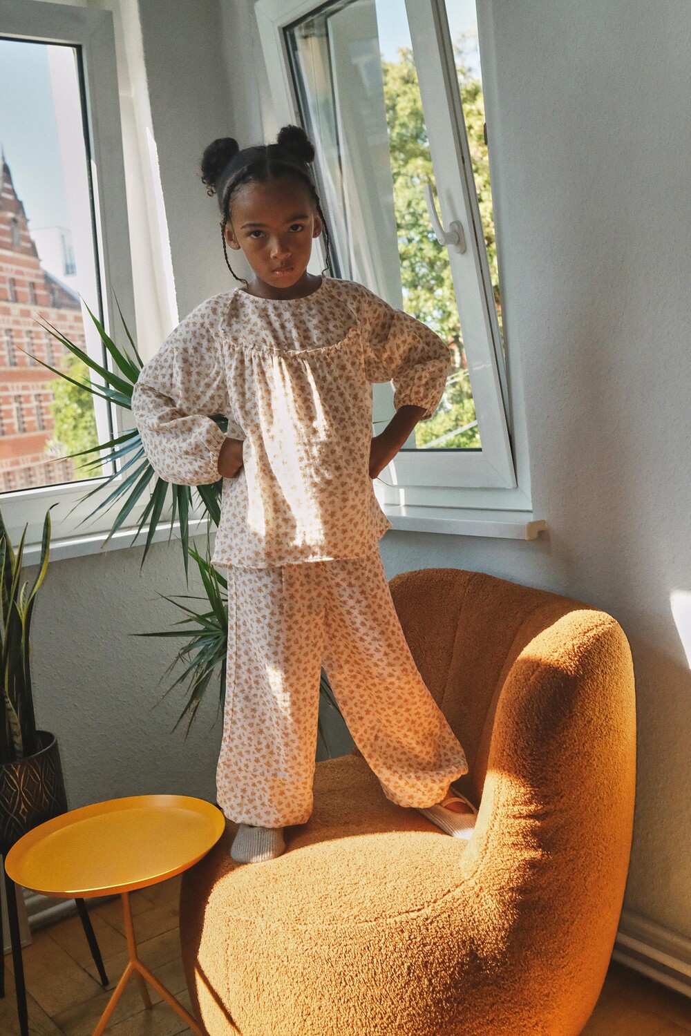 

6-14 лет/пижама с цветочным рисунком ZARA, экрю