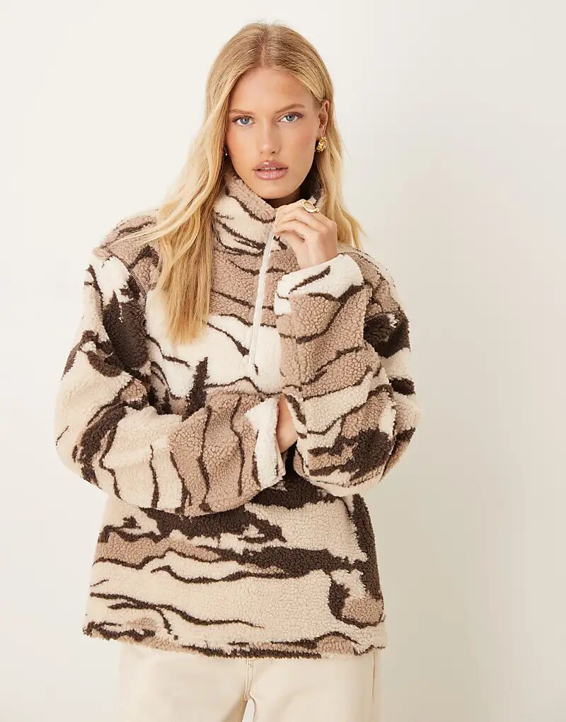 

Флисовая кофта ASOS DESIGN Borg с короткой молнией и горным принтом AOP нейтрального цвета