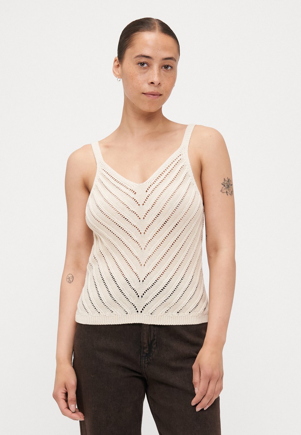

Топ VMPERU V NECK Vero Moda Petite, кремовый