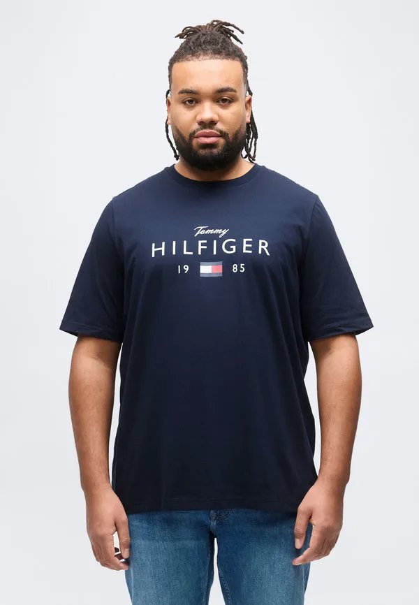 Футболка с принтом "люблю бренд" и большой футболкой Tommy Hilfiger, Desert Sky