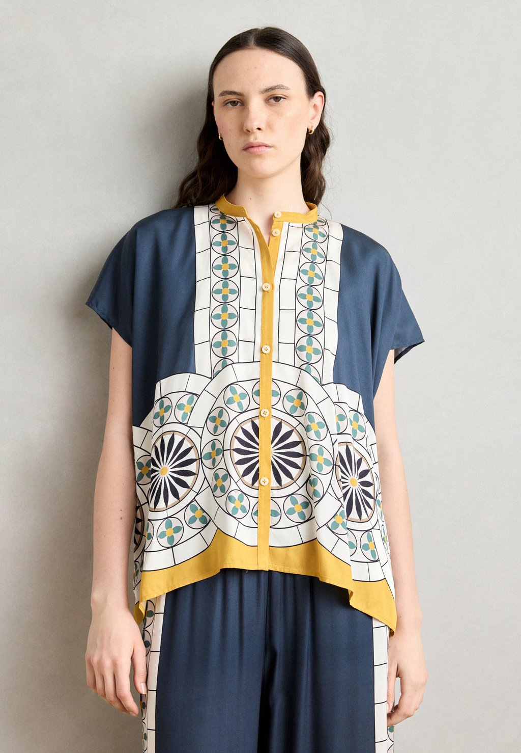 

Блузка на пуговицах BLOUSE SHORT SLEEVE STAND UP COLLAR PLACED PRINT Marc O'Polo, синий