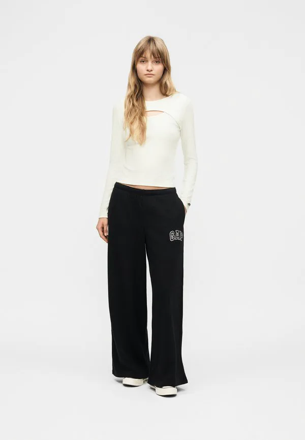 Футболка с длинными рукавами и вырезом логотипа Gap, New Off White — фото 2