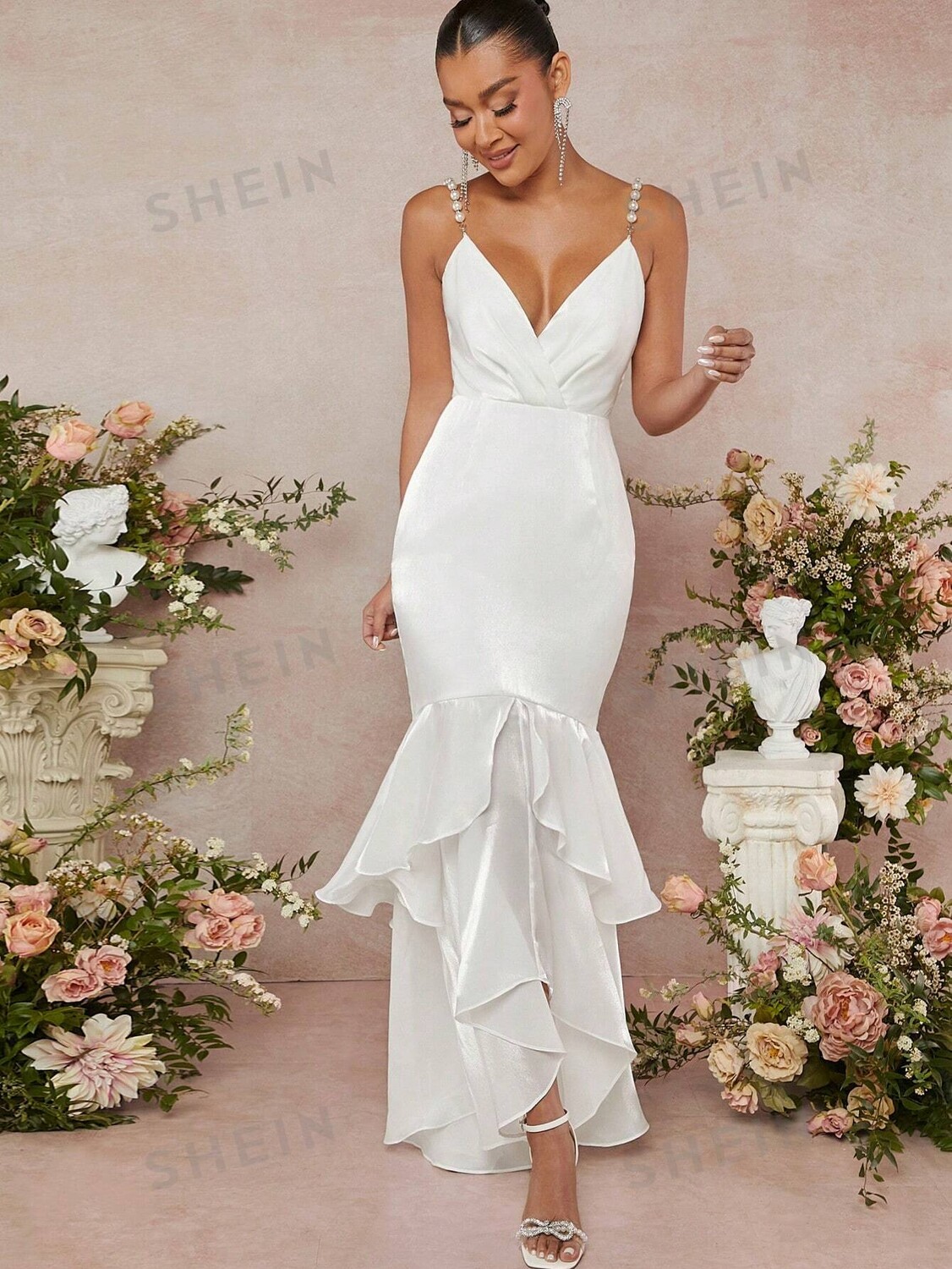 

Платье Shein Haute с рюшами и подолом, белый