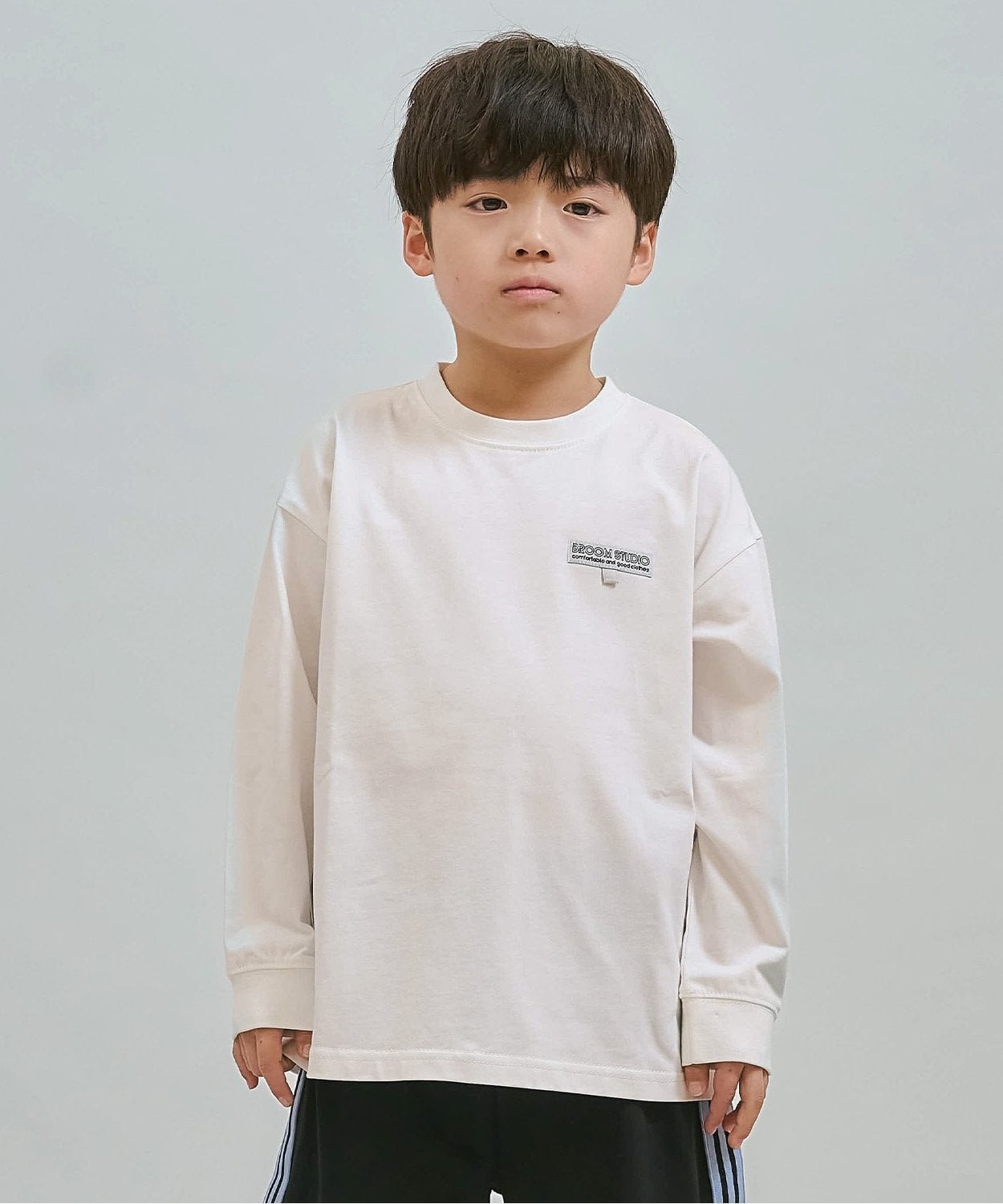 Футболка с длинными рукавами и петлей для именной бирки B・ROOM, Off white