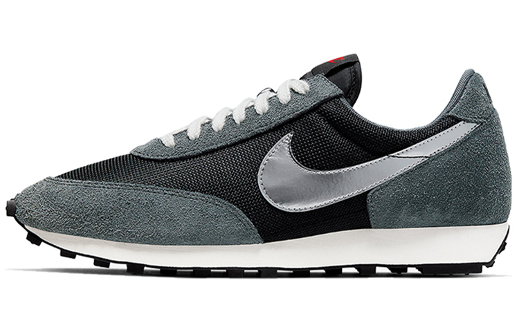 

Nike Рассветный металлический серебристый