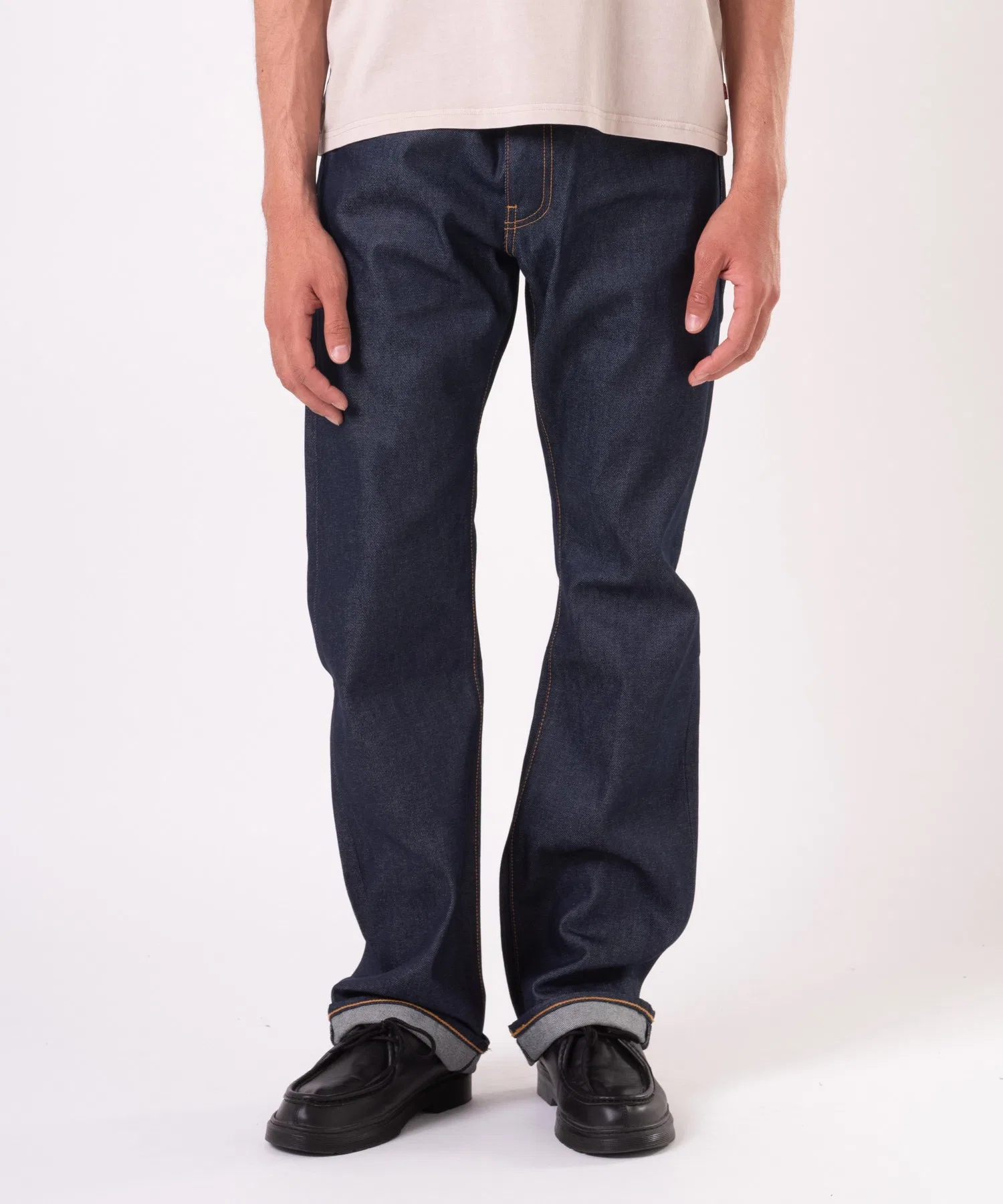 Джинсы Levi's 517™ Bootcut, темно-синие, плотная ткань.