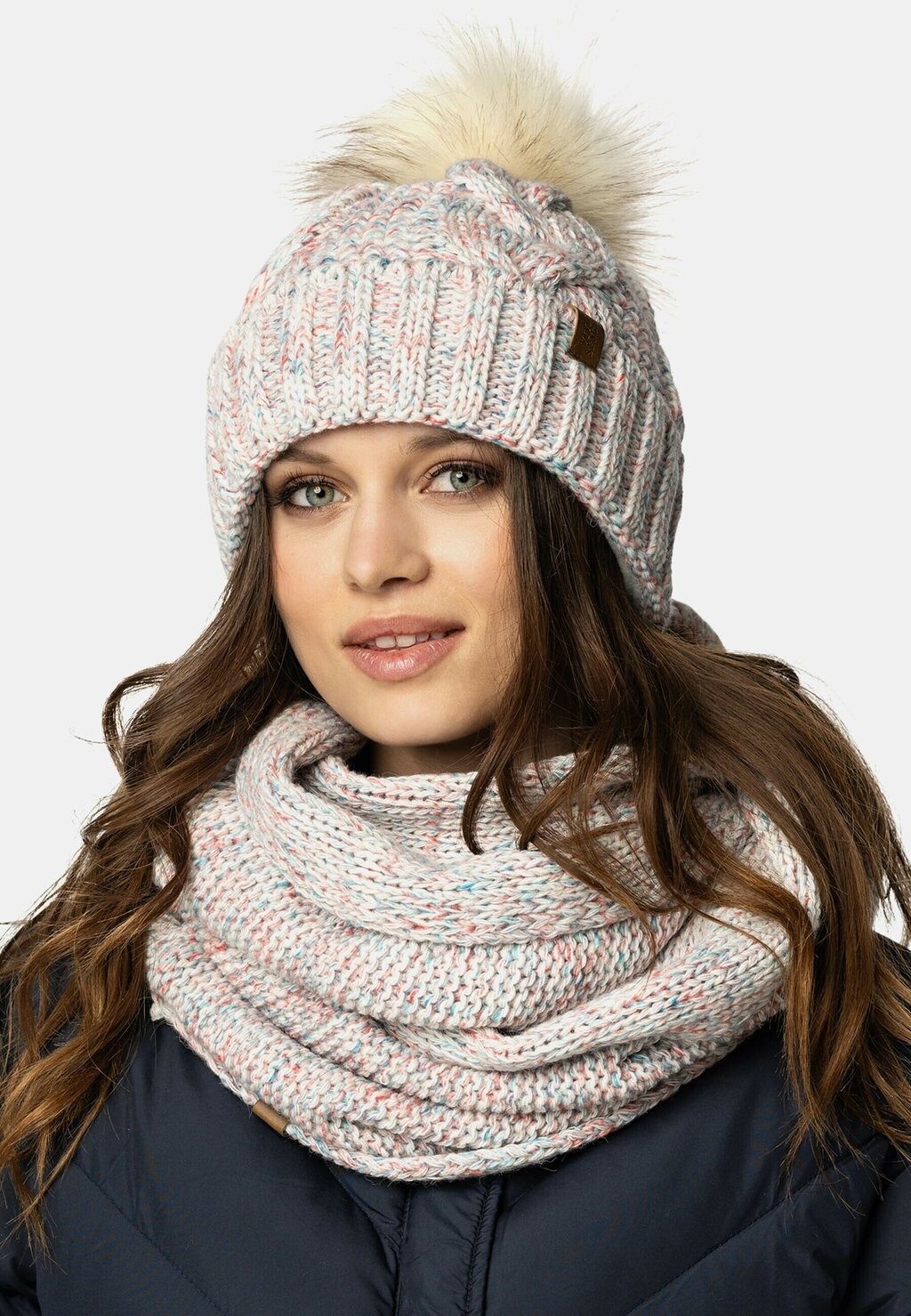 

Шапка Vivisence, цвет White Denim